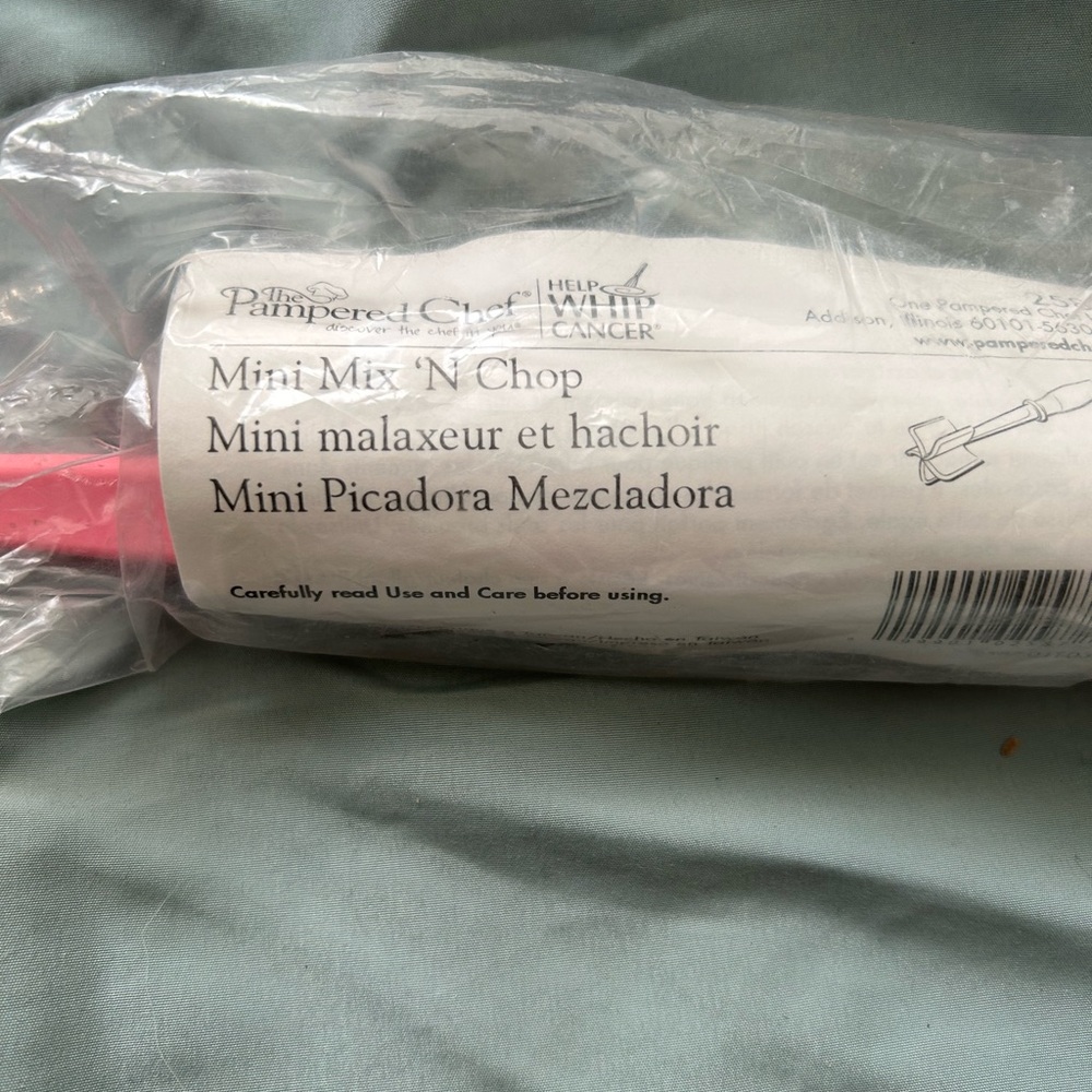 Pampered Chef Pink Mini Mix and Chop 2587 and White Spatula Mix and Scrape 1659 - Picture 4 of 6